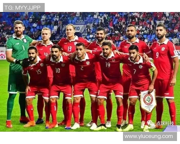 重庆足球队在世界锦标赛积分榜上以98分稳居第一名展现强劲实力